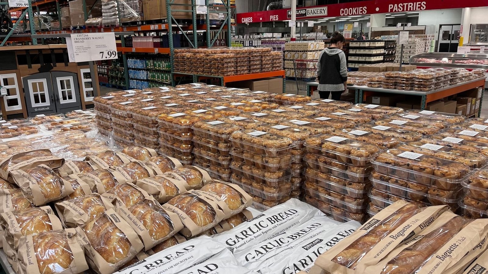 Costco Customers Can't Get Enough Of This Old-School Fruit-Filled Bread