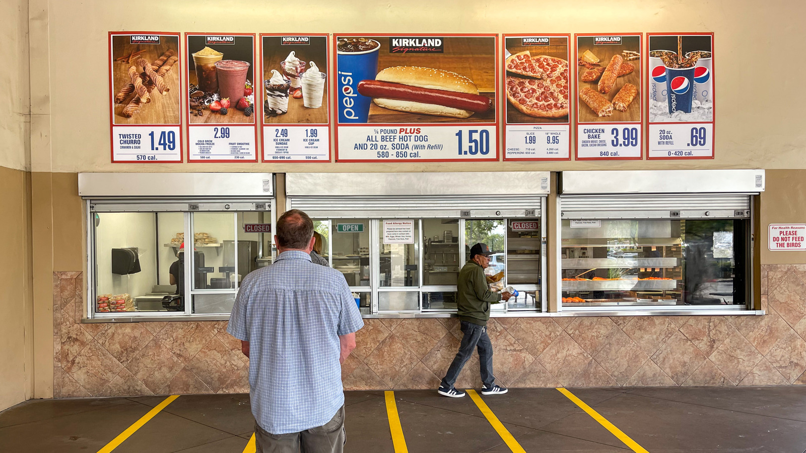 <a href="https://www.foodrepublic.com/1778494/costco-food-court-new-drink-smoothie/" target="_blank">Costco Food Courts Are Getting A Brand New Drink But Fans Aren’t Rushing To Get It</a>
