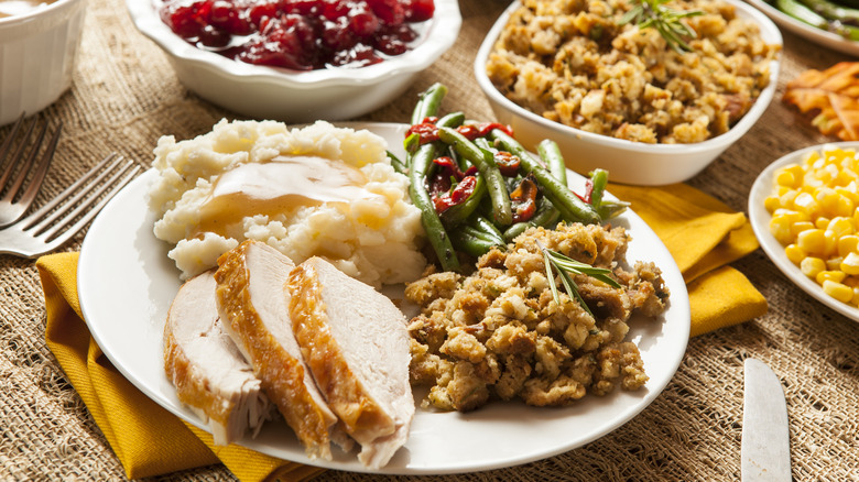 Plate of Thanksgiving foods
