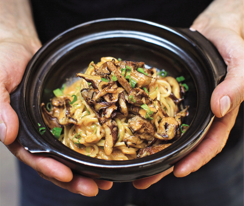 Hot Mushroom Dan Dan Noodles + Philips Pasta And Noodle Maker Giveaway -  Cook Republic