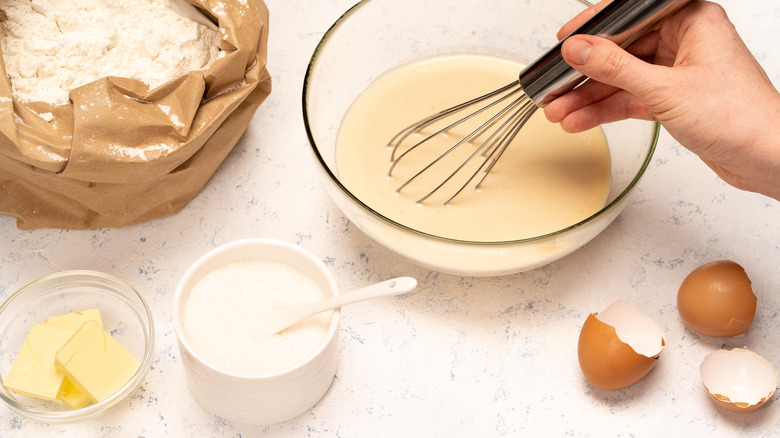 making almond flour pancakes