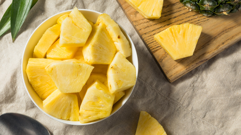 Small bowl of pineapple chunks