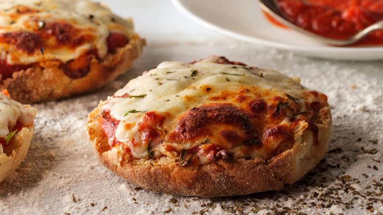 A mini-pizza made with an English muffin base