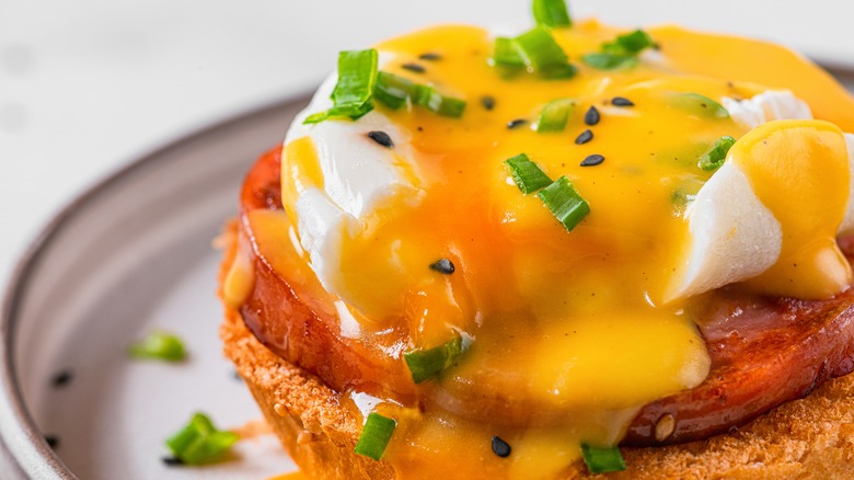poached egg sandwich