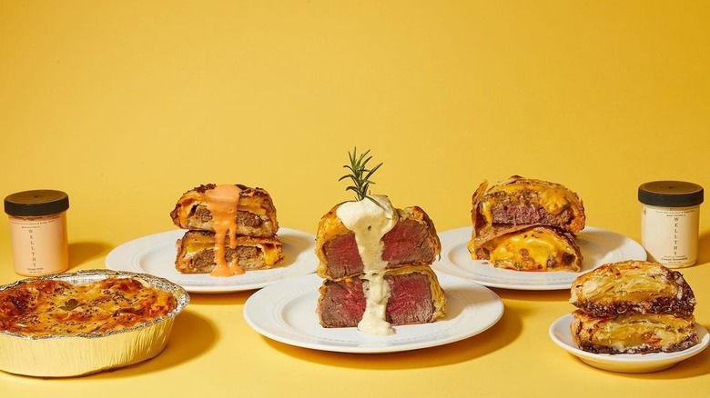Wellingtons LA classic, burger, pie and sauces