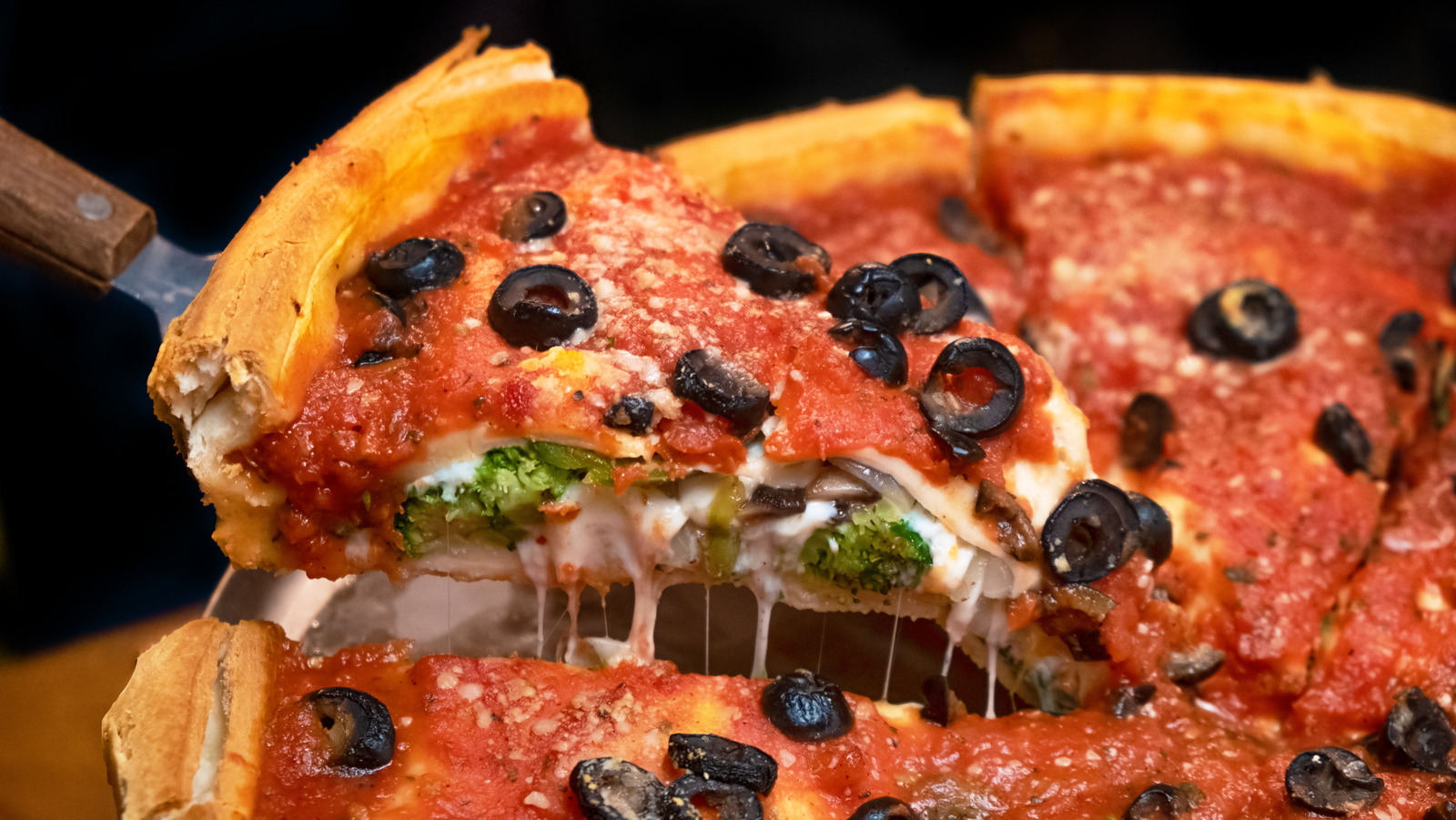 Did Chicago Thin-Crust Or Deep-Dish Pizza Come First?
