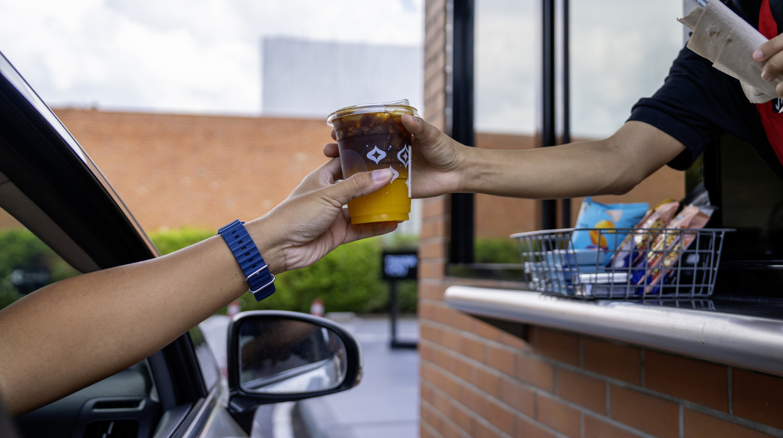 <a href="https://www.foodrepublic.com/1869964/do-fast-food-chain-have-to-disclose-ingredients/" target="_blank">Do Fast Food Chains Have To Disclose The Ingredients In Every Dish?</a>