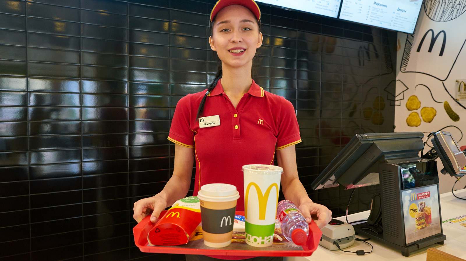 <a href="https://www.foodrepublic.com/1875142/tipping-etiquette-fast-food-restaurants-explained/" target="_blank">Do Fast Food Workers Get Tips? Here’s When You’re Expected To Give A Little Extra</a>