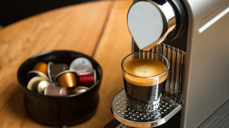 Nespresso original machine and Nespresso original pods
