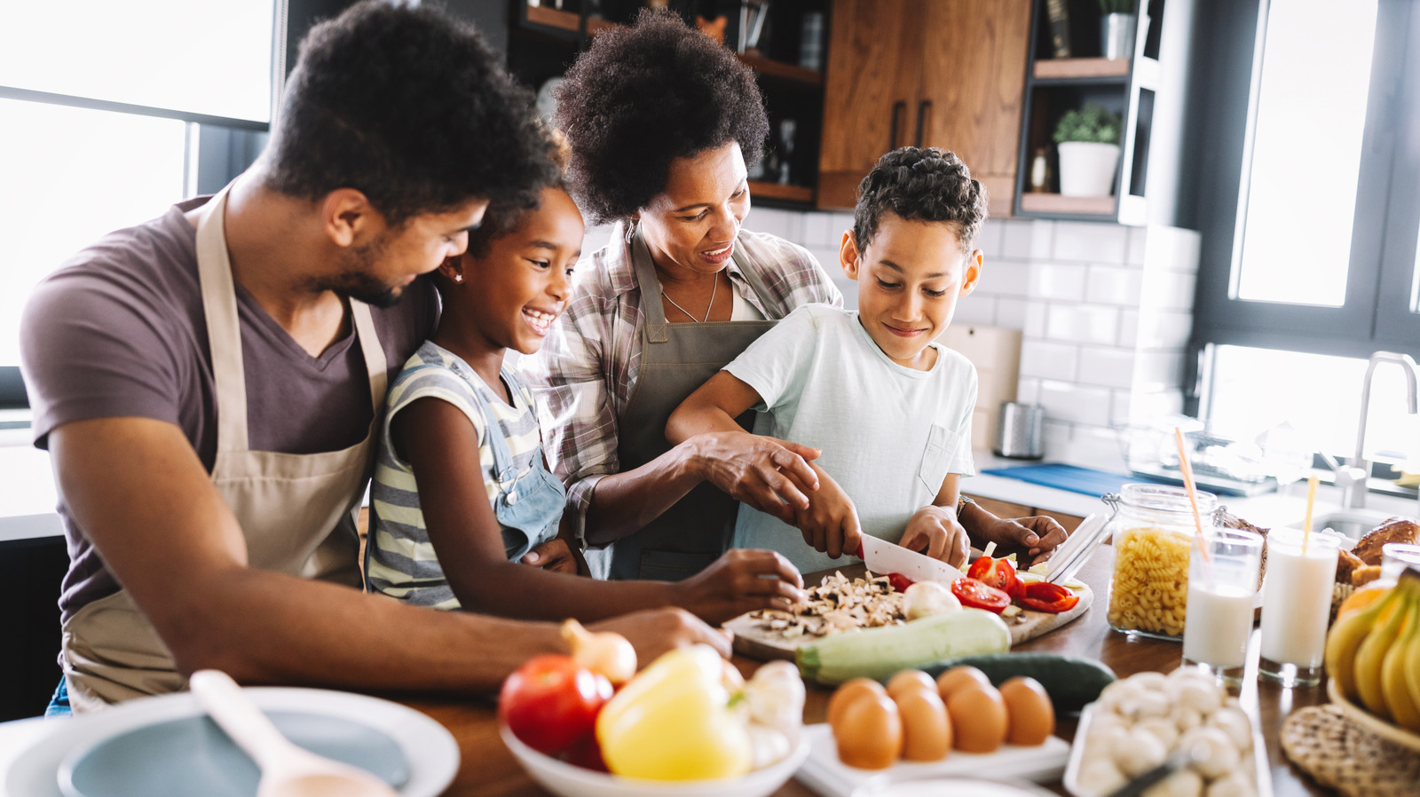 <a href="https://www.foodrepublic.com/2225294/why-food-tastes-better-someone-else-cooks/" target="_blank">Does Food Actually Taste Better When Someone Else Cooks It For You?</a>