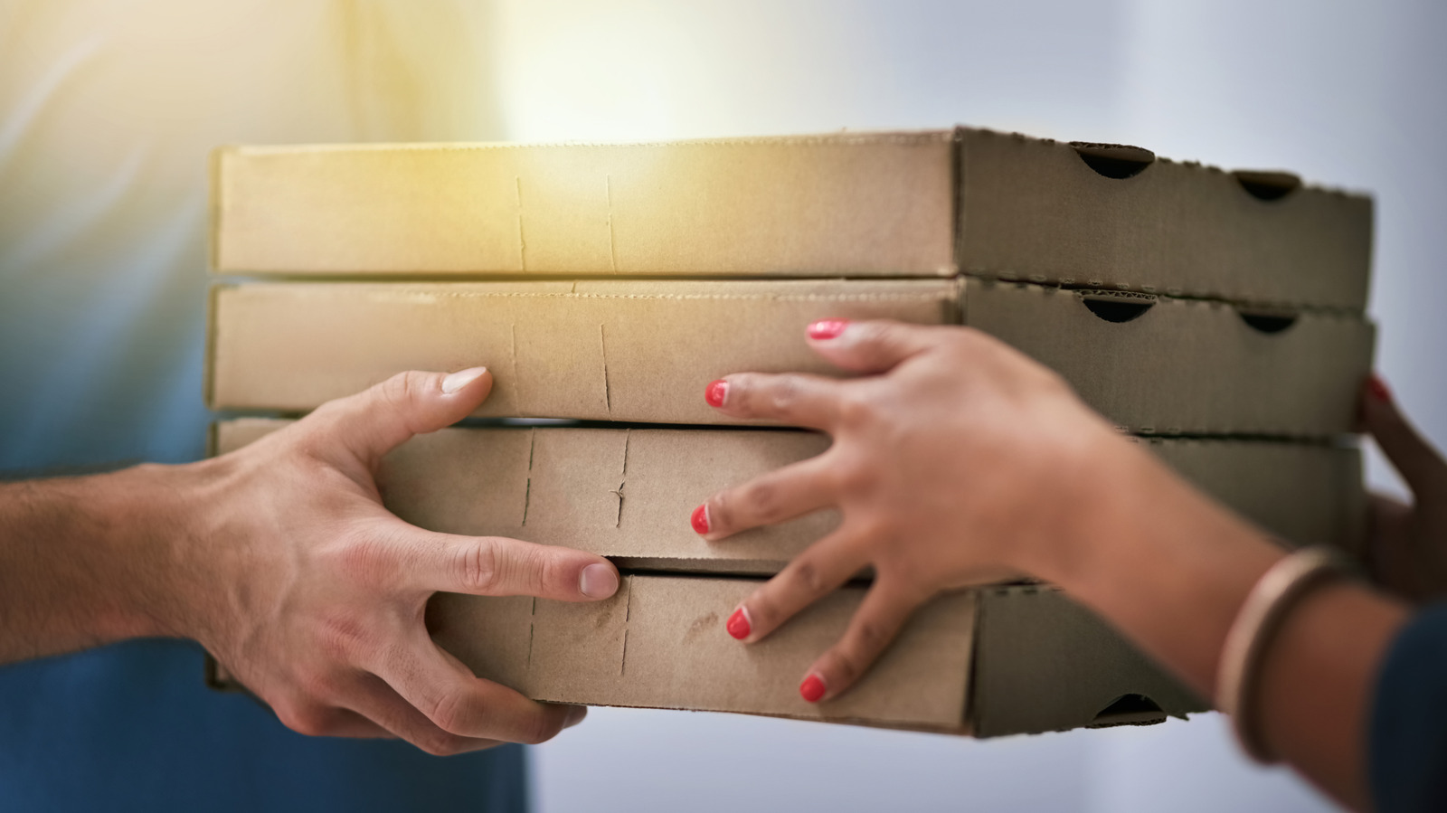 <a href="https://www.foodrepublic.com/2111318/how-to-recycle-greasy-pizza-boxes/" target="_blank">Don’t Believe This Greasy Pizza Box Recycling Myth</a>