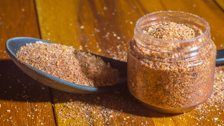 Dry brine mixture in a jar and spoon