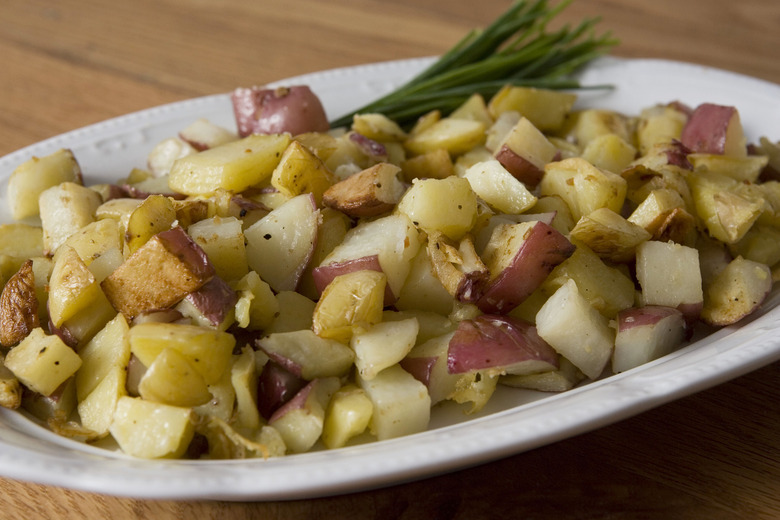 Easy Roasted Potatoes with Garlic Recipe