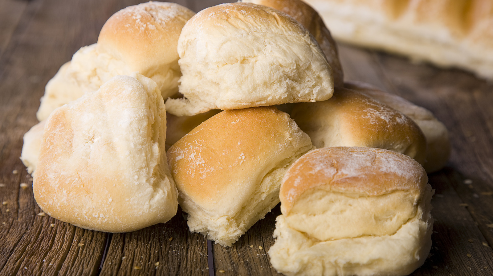 <a href="https://www.foodrepublic.com/1710309/upgrade-frozen-dinner-rolls-pesto/" target="_blank">Effortlessly Upgrade Frozen Dinner Rolls With One Herby Addition</a>