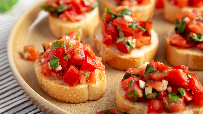 A plate of bruschetta