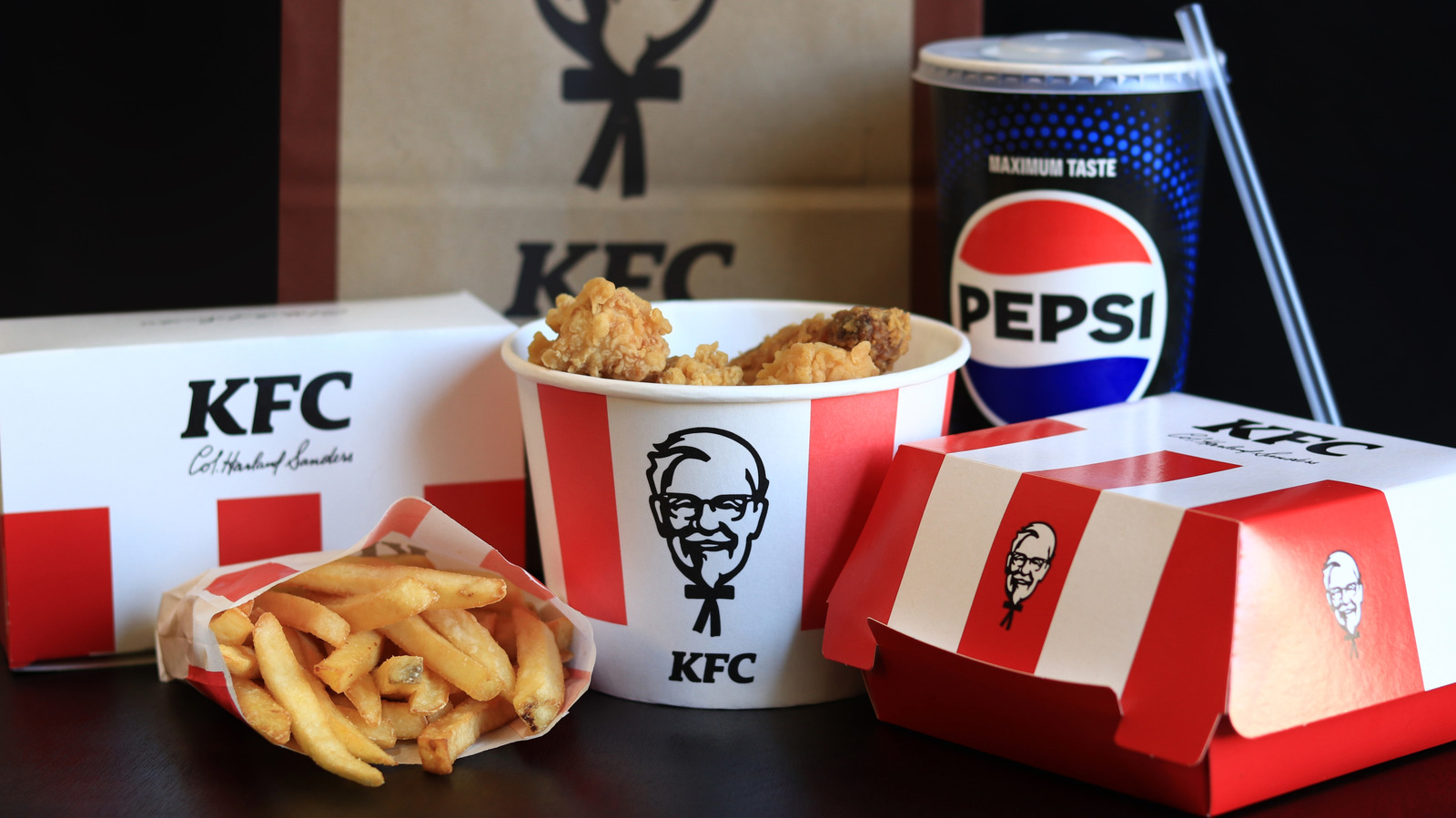 <a href="https://www.foodrepublic.com/2254512/elevate-kfc-fried-chicken-five-ordering-requests/" target="_blank">Elevate Your KFC Fried Chicken With These 5 Ordering Requests</a>
