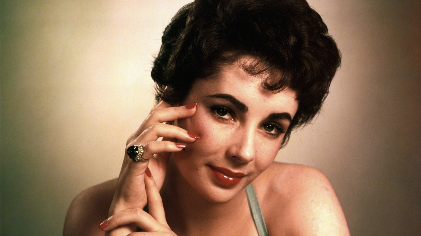 Elizabeth Taylor's Favorite Pasta Is A Tomato Lover's Dream