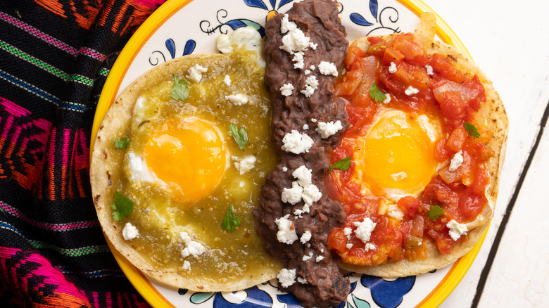 Plate of huevos rancheros divorciados