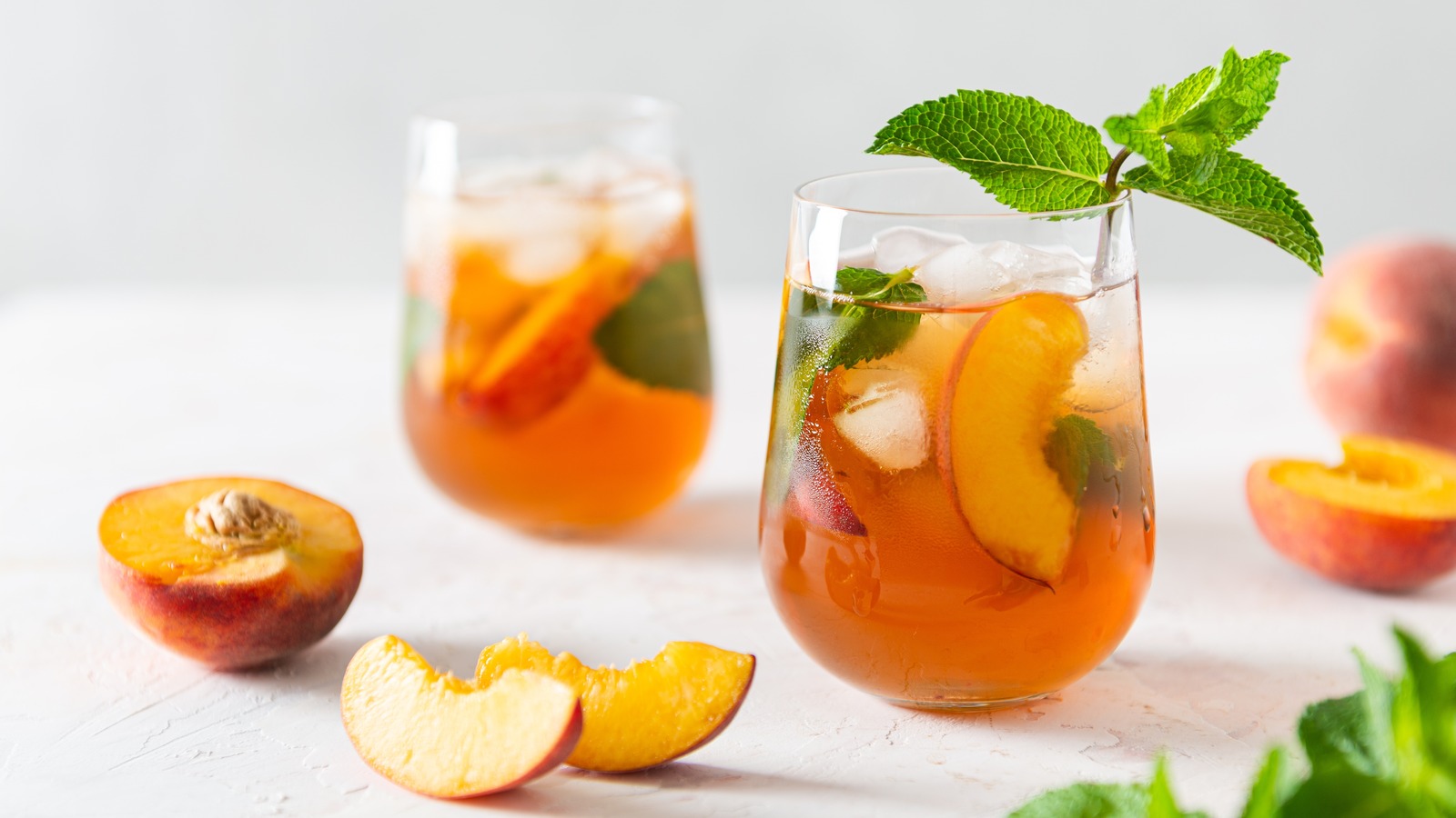 Enliven Your Stone Fruit Cocktails With Oolong Tea
