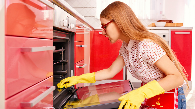 oven cleaning before and after shot