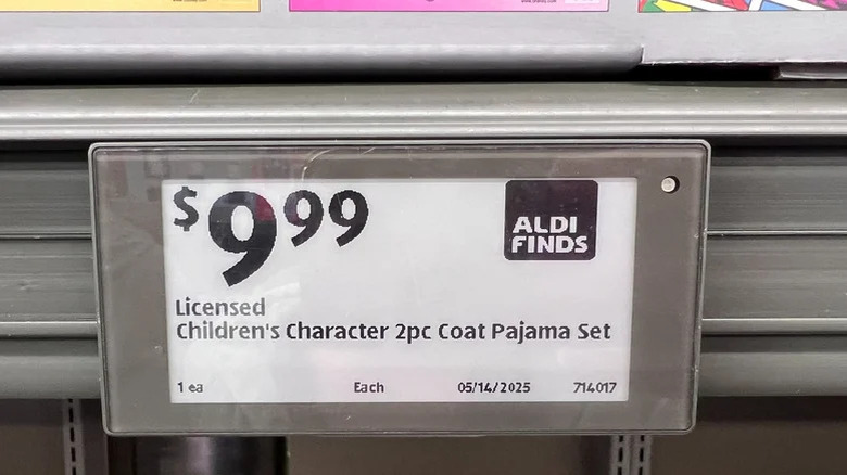 A sign for Aldi Finds