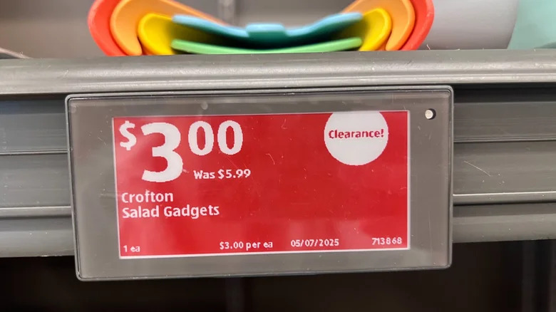 Clearance sale sign display