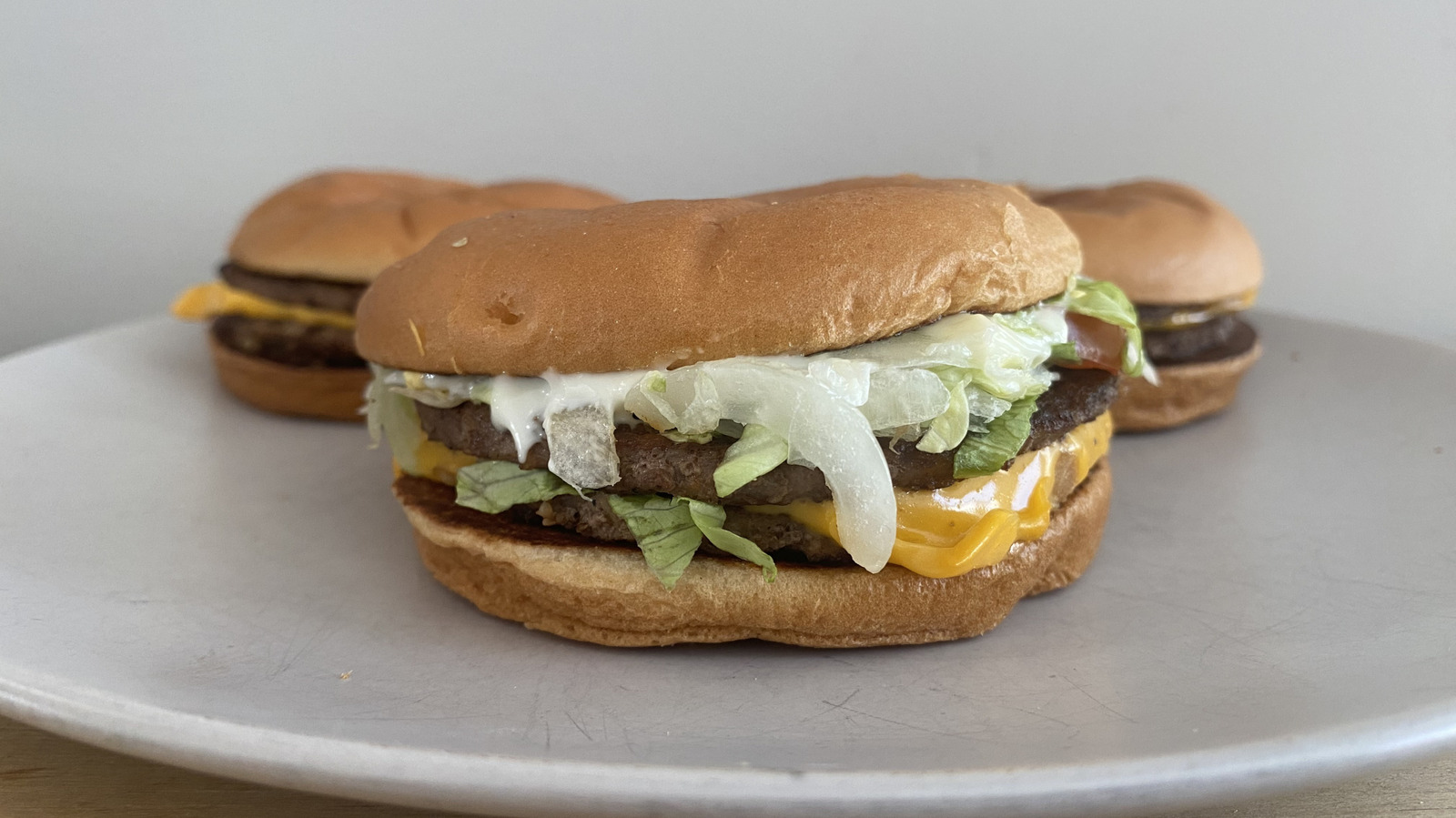 <a href="https://www.foodrepublic.com/2099922/every-mcdonalds-burgers-ranked/" target="_blank">Every McDonald’s Burger, Ranked Worst To Best</a>