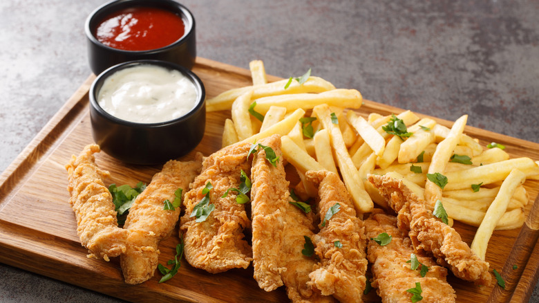 chicken tenders with fries