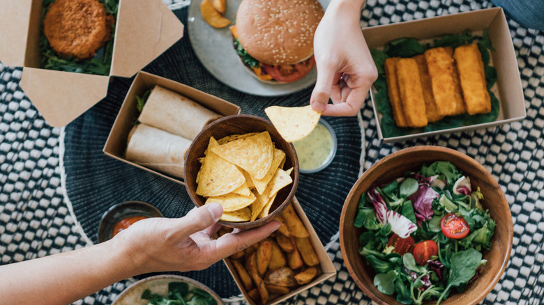 a variety of fast casual foods including burgers and salad bowls