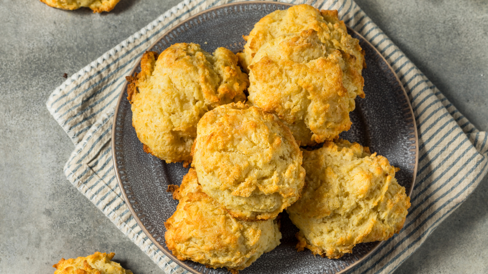 <a href="https://www.foodrepublic.com/1828129/frozen-biscuits-in-air-fryer-flaky-buttery/" target="_blank">Flaky, Buttery, And Done In Minutes: How To Make Perfect Frozen Biscuits In Your Air Fryer</a>