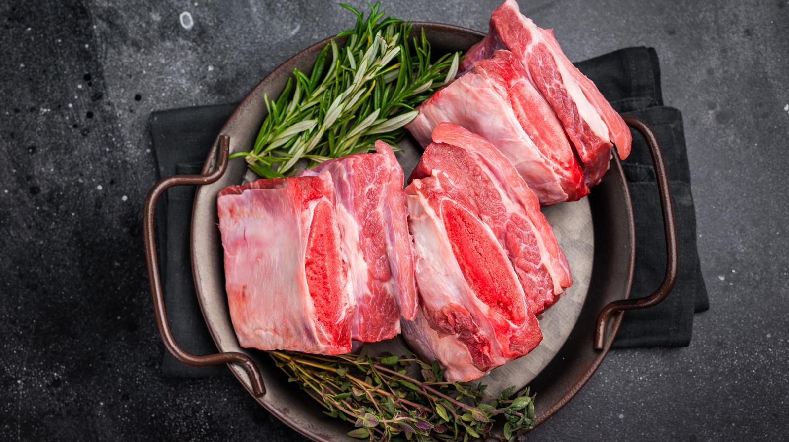 <a href="https://www.foodrepublic.com/2271790/flavorful-short-ribs-add-spicy-wine/" target="_blank">For More Flavorful Short Ribs, Add A Splash Of This Wine</a>