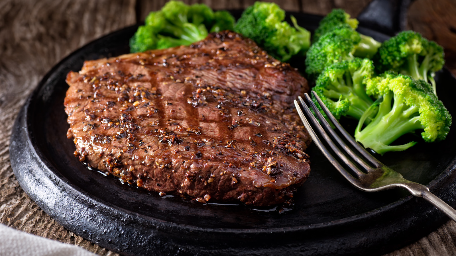 <a href="https://www.foodrepublic.com/2093693/longhorn-steakhouse-broccoli-method/" target="_blank">For The Tastiest Broccoli, Use LongHorn Steakhouse’s Method</a>