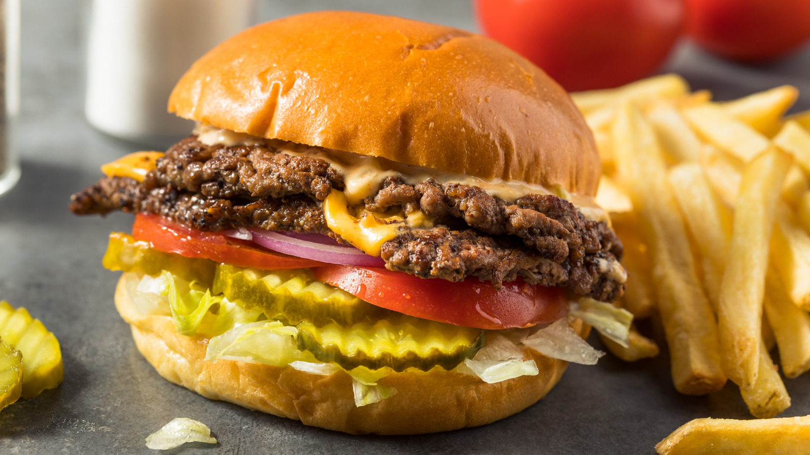 <a href="https://www.foodrepublic.com/2231999/smash-burger-tip-labor-day-cookout/" target="_blank">For The Ultimate Labor Day Smash Burgers, Follow This Tip – No Extra Effort Required</a>