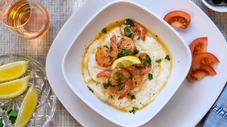 shrimp and grits with wine