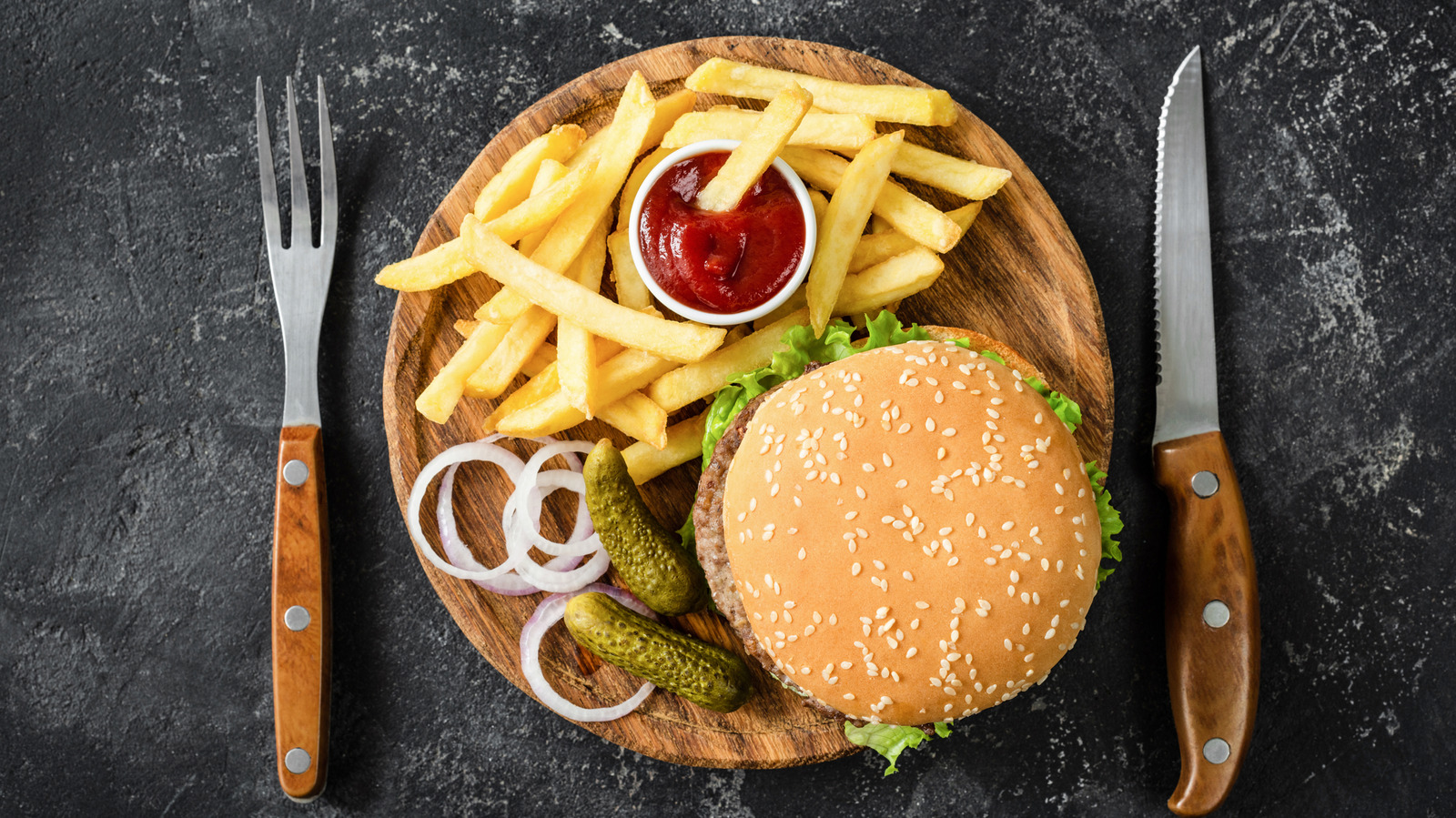 Forget American Burgers: Make Them Dutch-Style For Extra Crunch