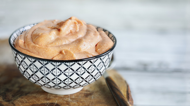 A small bowl of spicy mayo