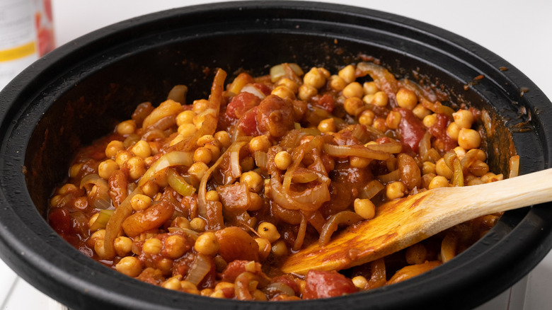 Cooking a Moroccan tagine 