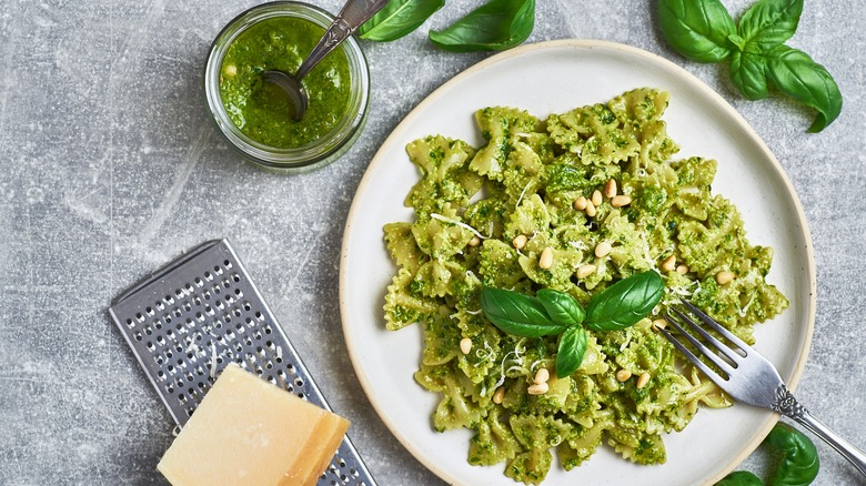Pasta with pesto and cheese