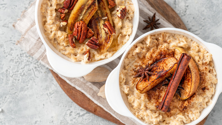 Oatmeal with fried banana