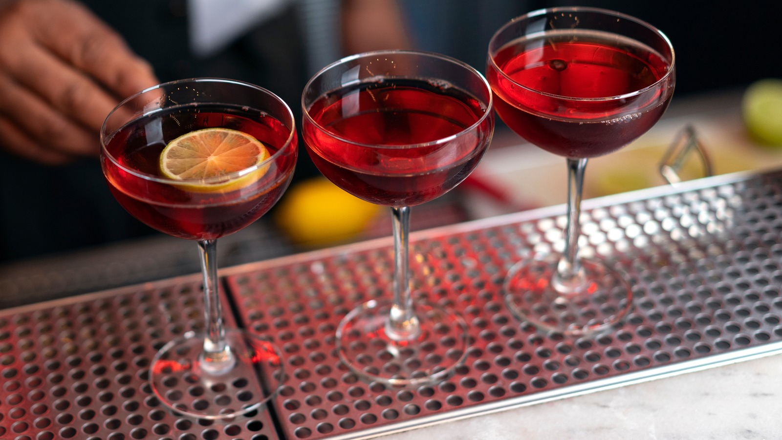 FYI — Asking For No Ice In Cocktails Doesn't Mean You Get More Liquor