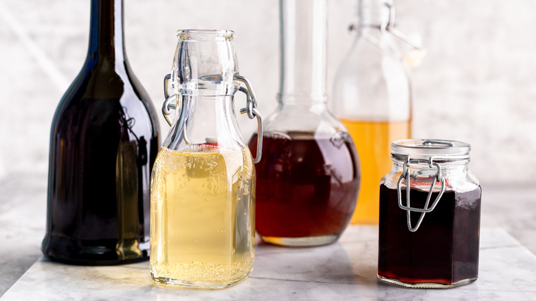 different varieties of vinegar