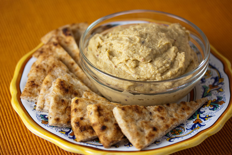 Garlic and Jalapeño Hummus Recipe