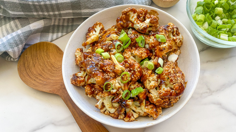 general tso's cauliflower in bowl