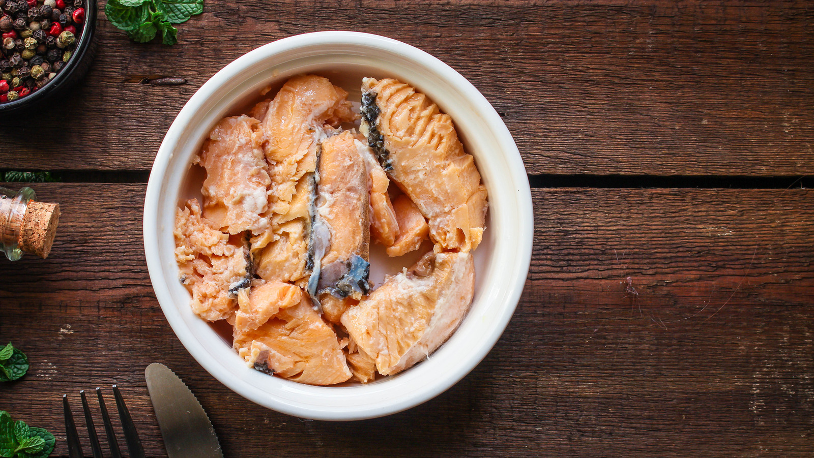 <a href="https://www.foodrepublic.com/1720505/canned-salmon-liquid-smoke/" target="_blank">Give Canned Salmon A Smoky Twist With One Ingredient</a>