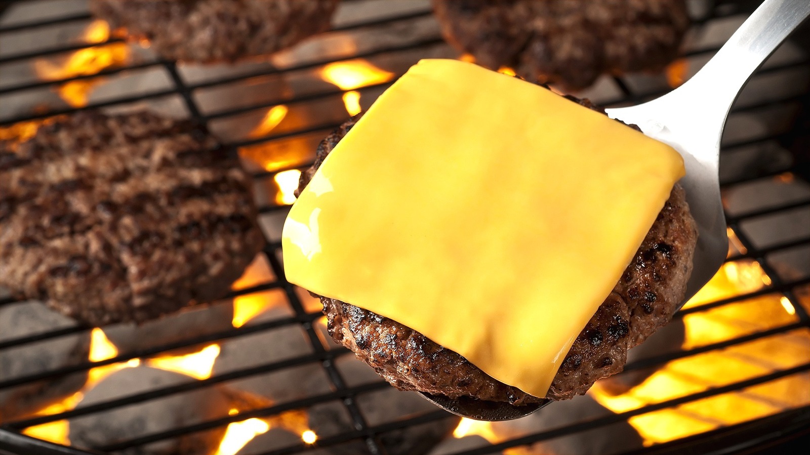 <a href="https://www.foodrepublic.com/1724829/breakfast-burger-secret-ingredient-fried-egg/" target="_blank">Give Your Cheeseburger The Breakfast Treatment With One Ingredient</a>