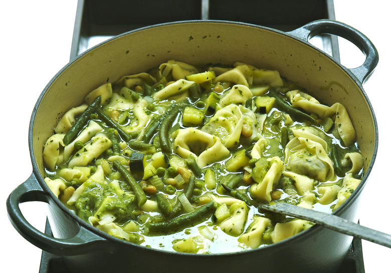 Go Green: Tomato-Free Tortelloni Minestrone Recipe