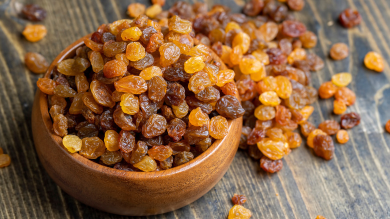 bowl of golden raisins