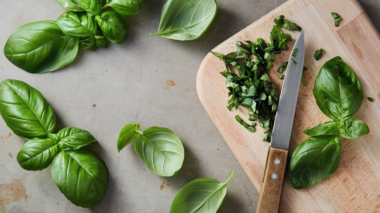 Freshly chopped basil