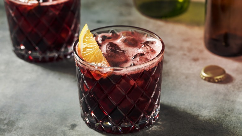 Spanish kalimotxo drink 