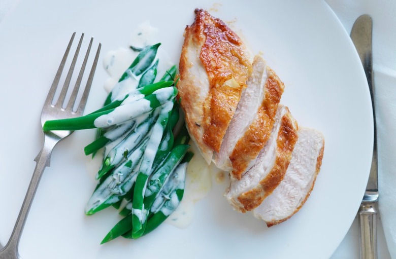 Graham Elliot's Chicken With Green Beans In Buttermilk-Tarragon Dressing Recipe